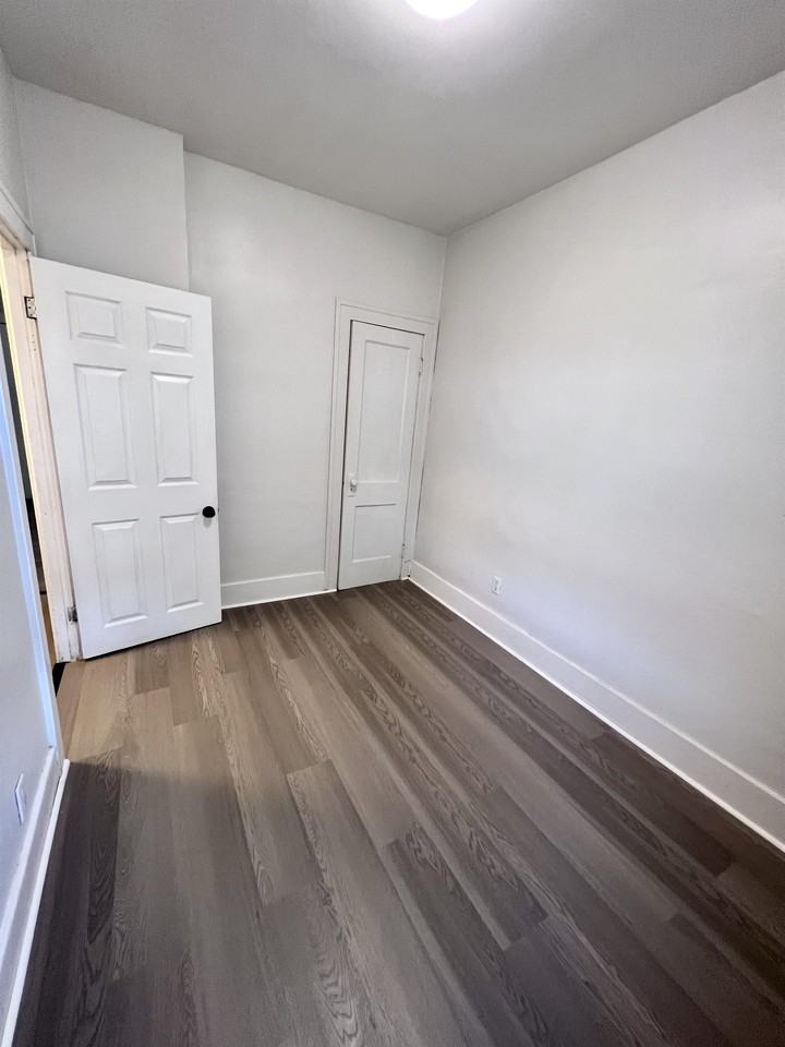 2236 Ontario St #4 - Photo 4 of 7