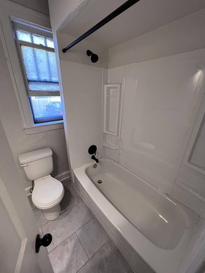 2236 Ontario St #4 - Photo 6 of 7