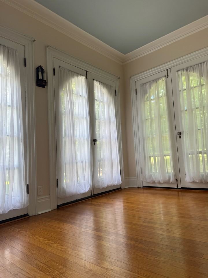 36 Beverly Pl #1 - Photo 4 of 15