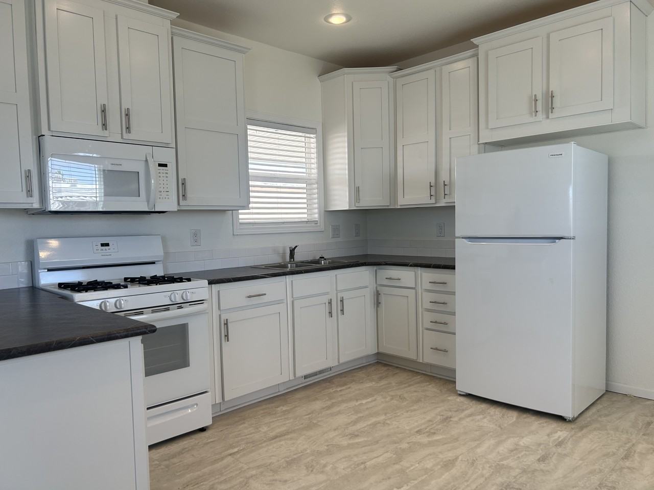 925 N Plaza Dr #92 - Photo 2 of 7