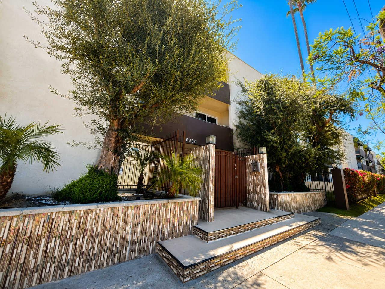 Tarzana Five Apartments - Photo 2 of 15