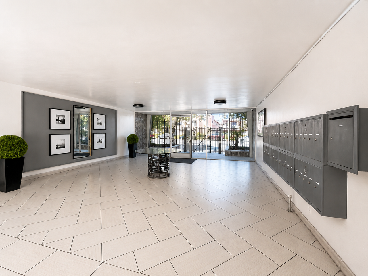 Tarzana Five Apartments - Photo 5 of 15