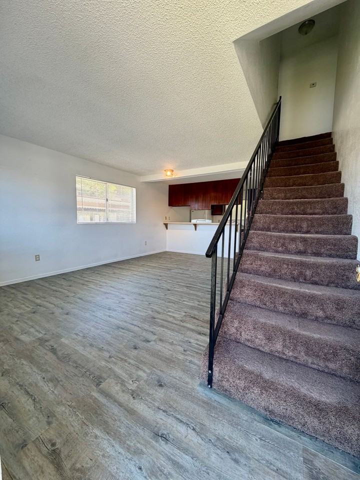 121 N Gateway Blvd #23 - Photo 6 of 24