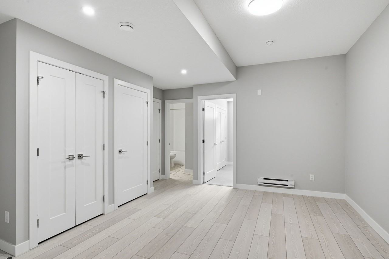 8749 Huxbury Dr Ne #B - Photo 6 of 12
