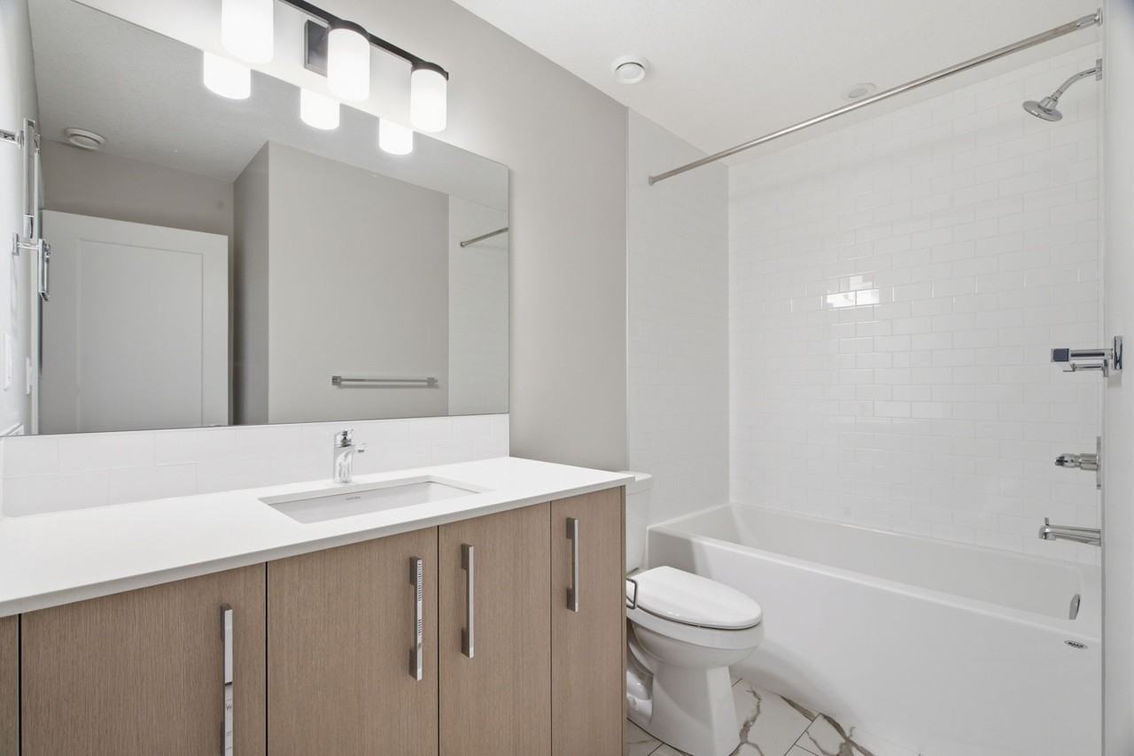 8749 Huxbury Dr Ne #B - Photo 7 of 12