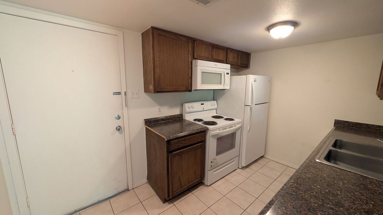 710 E Dean Keeton St #211 - Photo 4 of 13