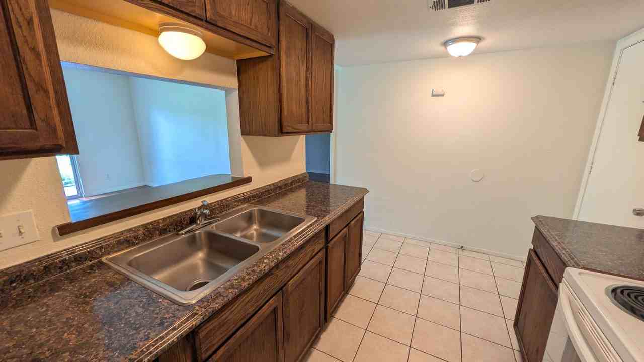 710 E Dean Keeton St #211 - Photo 5 of 13