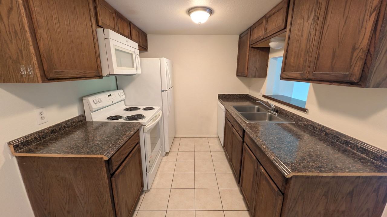 710 E Dean Keeton St #211 - Photo 6 of 13