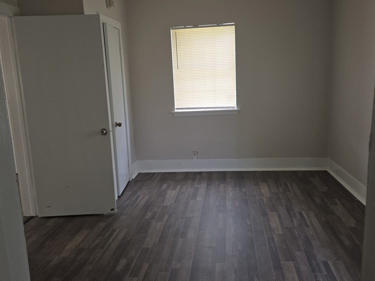 1511 E 2nd St - Photo 2 of 18