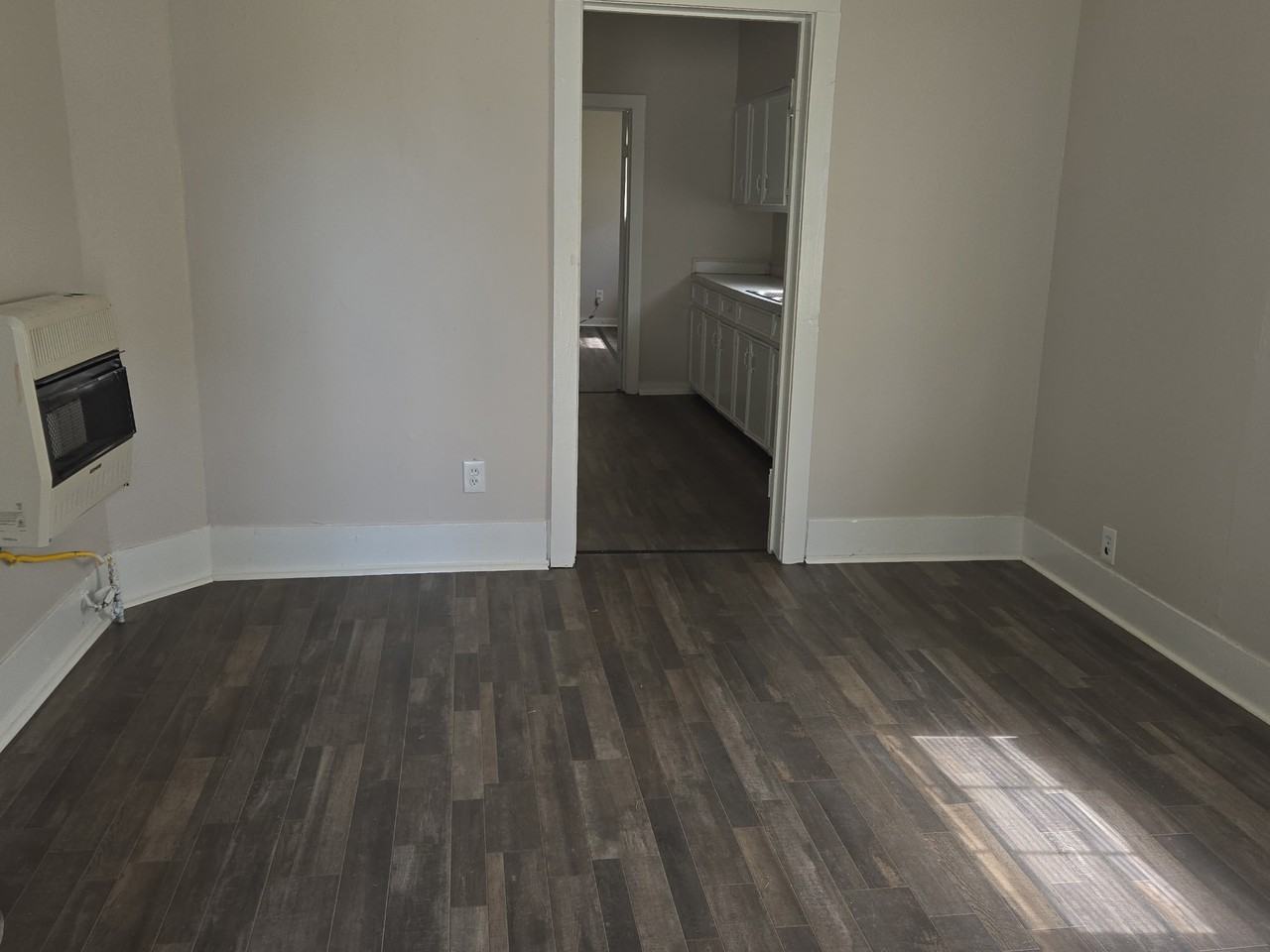 1511 E 2nd St - Photo 3 of 18