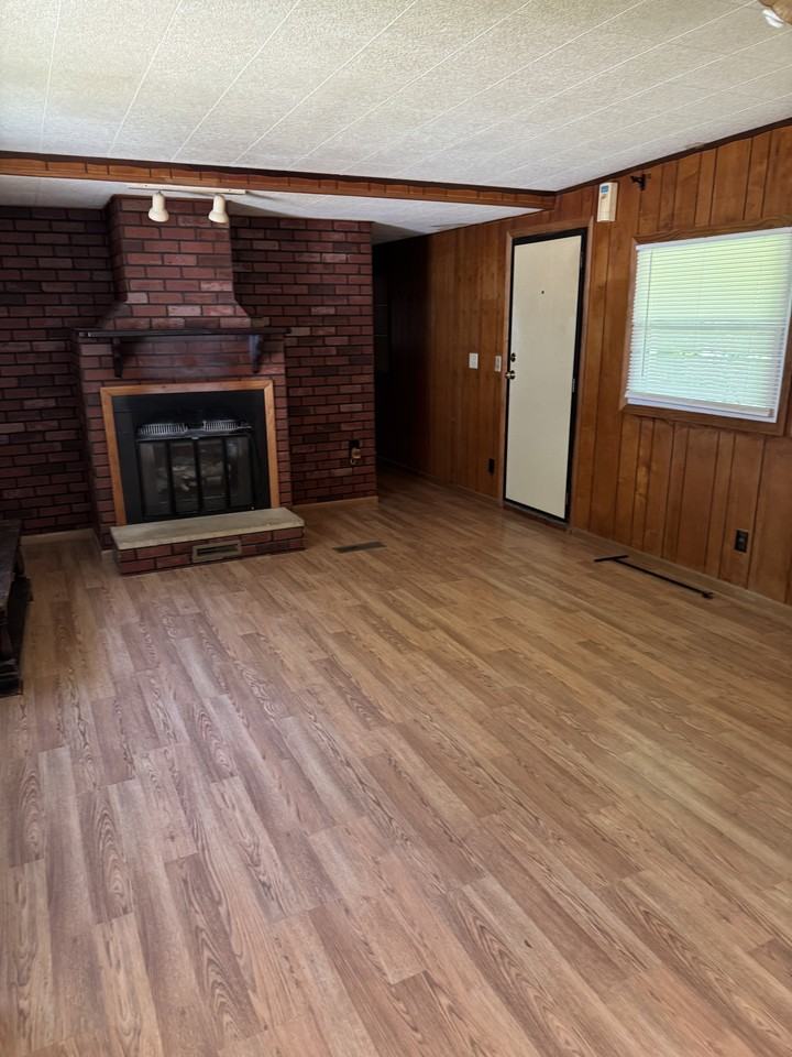 145 Hillrise Dr #1 - Photo 5 of 13