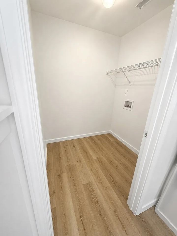 414 Bentridge Dr #1 - Photo 5 of 19