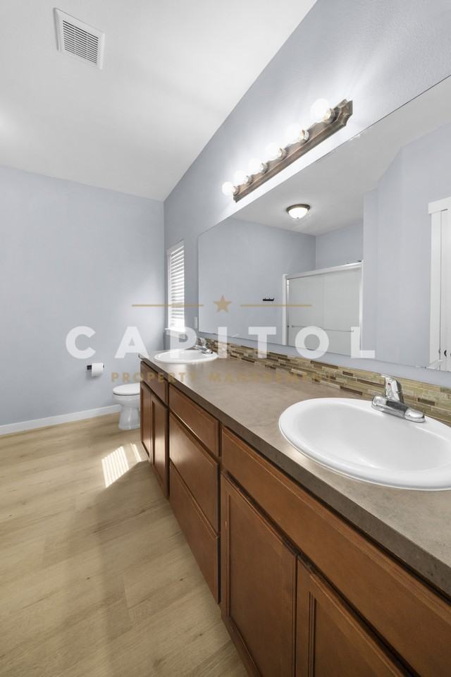 1215 206th St E - Photo 5 of 21
