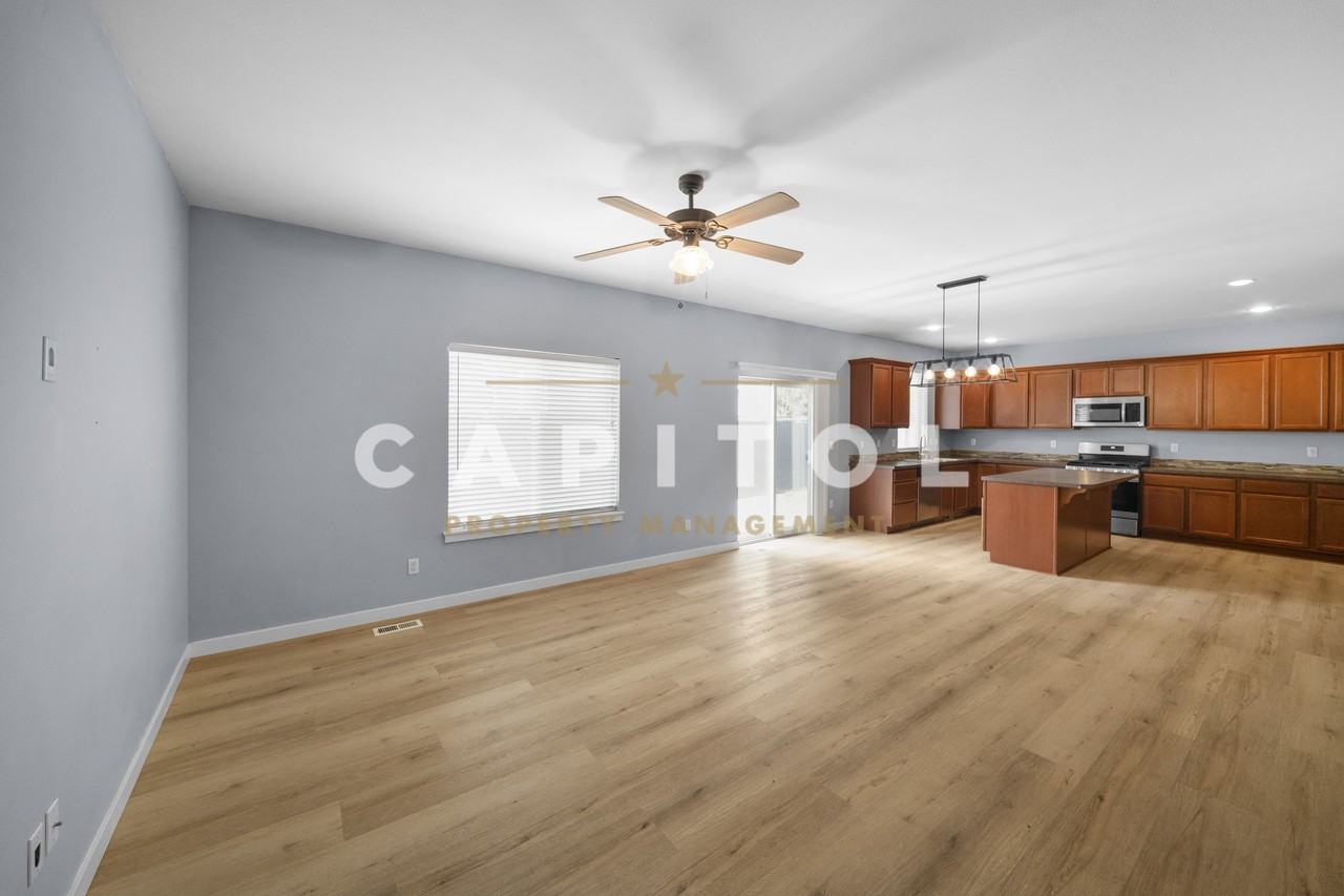 1215 206th St E - Photo 7 of 21