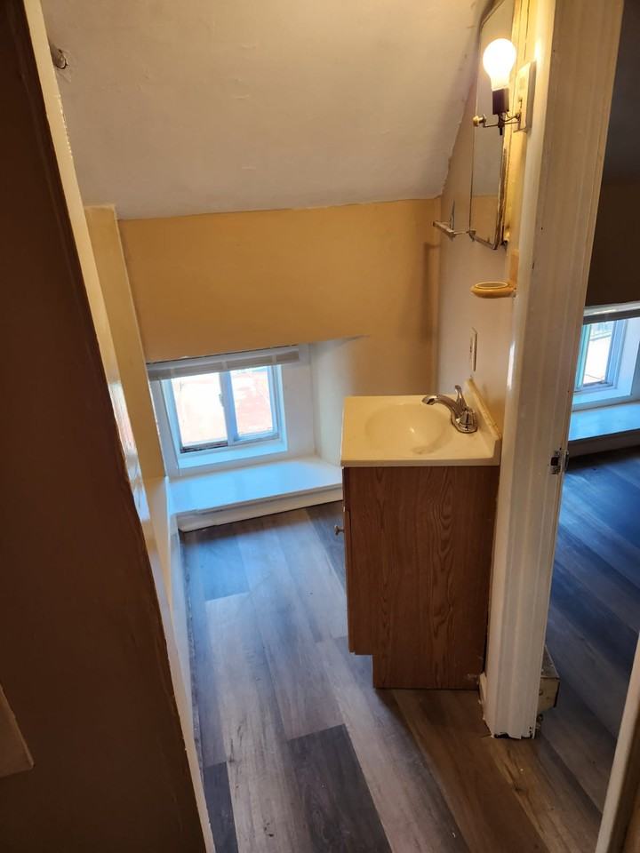 4120 W Lincoln Hwy - 1Apt 3-E #1 - Photo 4 of 9