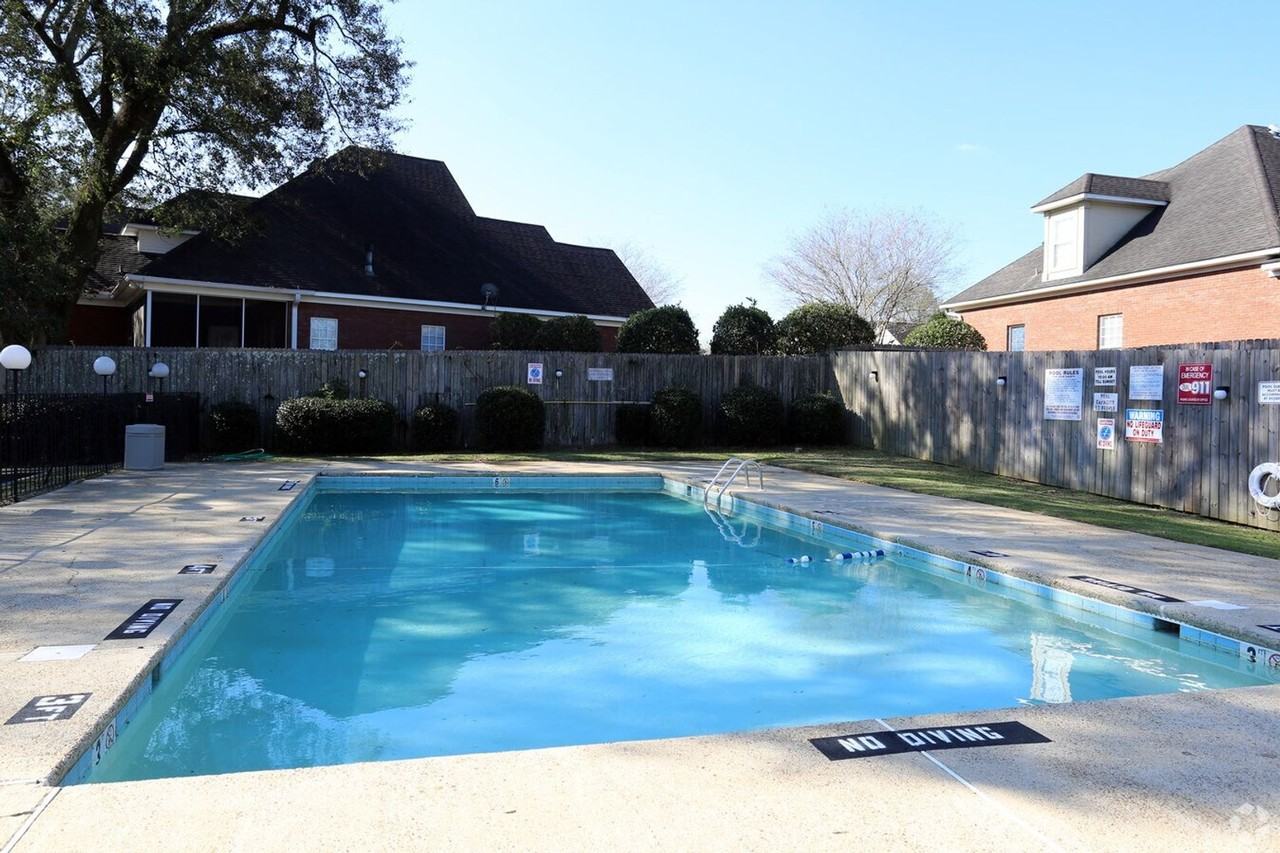 Comfort, Convenience, and Coastal Charm in the Heart of Mobile! - Photo 7 of 31
