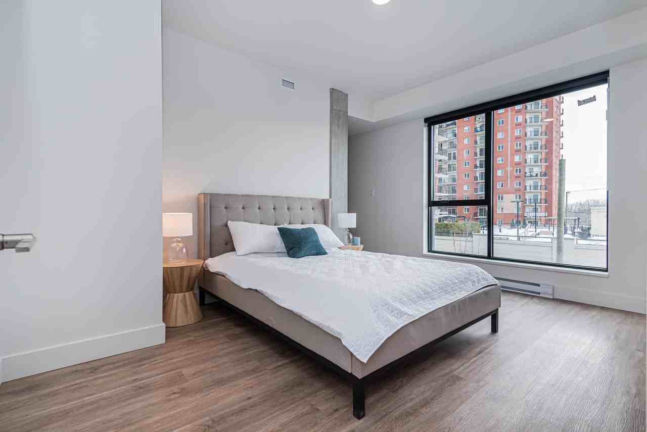 1700 Boulevard Angrignon #1006 - Photo 7 of 34