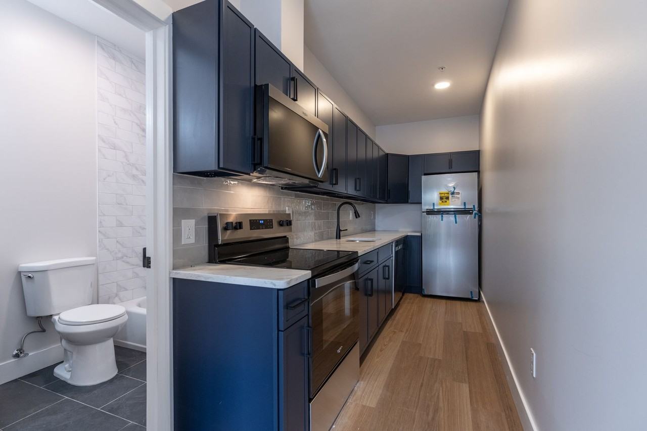 213 French St - Photo 4 of 9