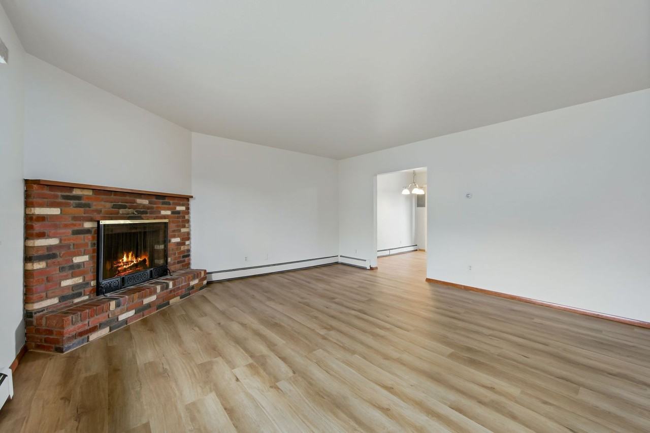 745 Nyssa Dr - Photo 4 of 18