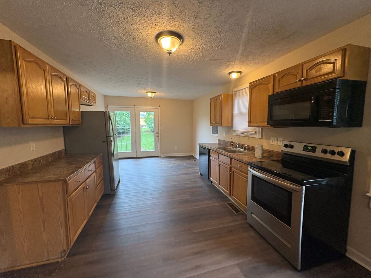 1307 Magnolia St - Photo 7 of 10