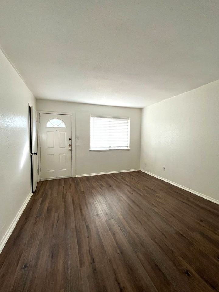 Glen Terrace 7115 - Photo 3 of 21