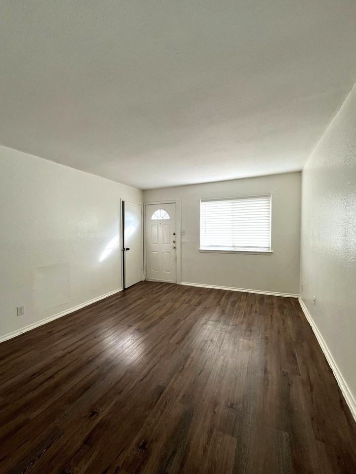 Glen Terrace 7115 - Photo 4 of 21