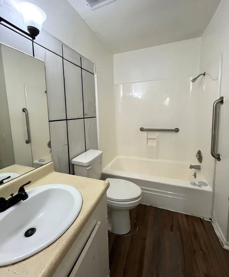 Glen Terrace 7115 - Photo 7 of 21