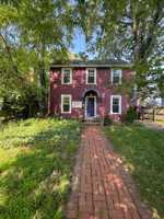 featured image of 1404 E Park Pl