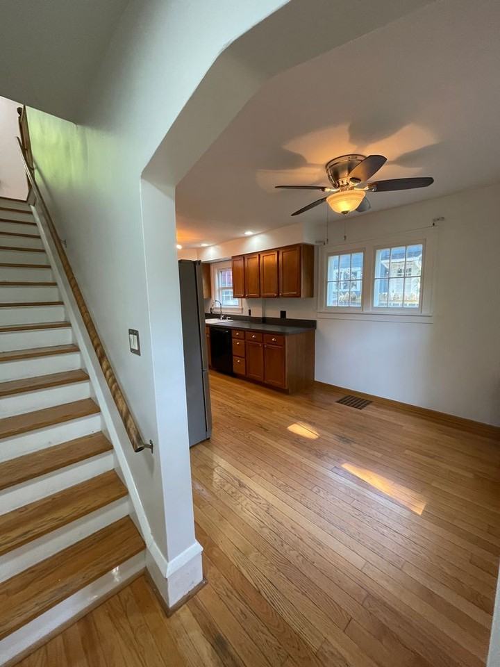 1404 E Park Pl - Photo 3 of 26