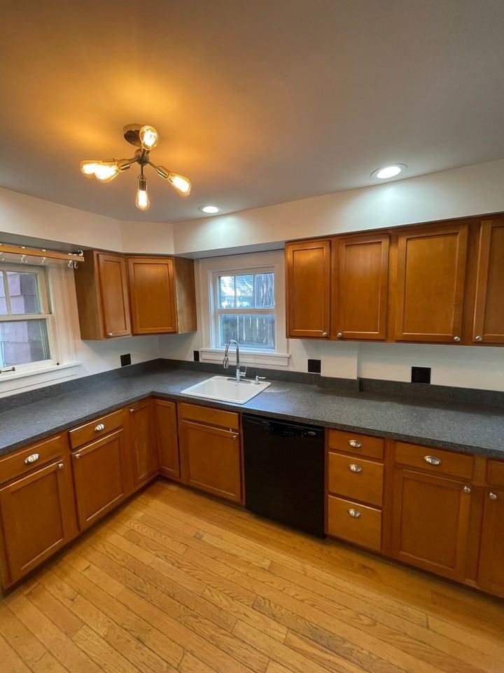 1404 E Park Pl - Photo 4 of 26