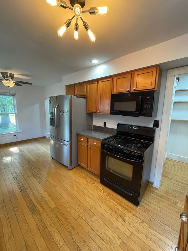 1404 E Park Pl - Photo 5 of 26