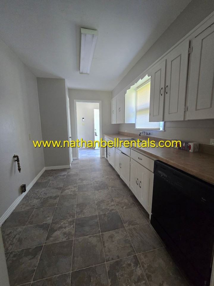 683 25th St Se - Photo 2 of 12