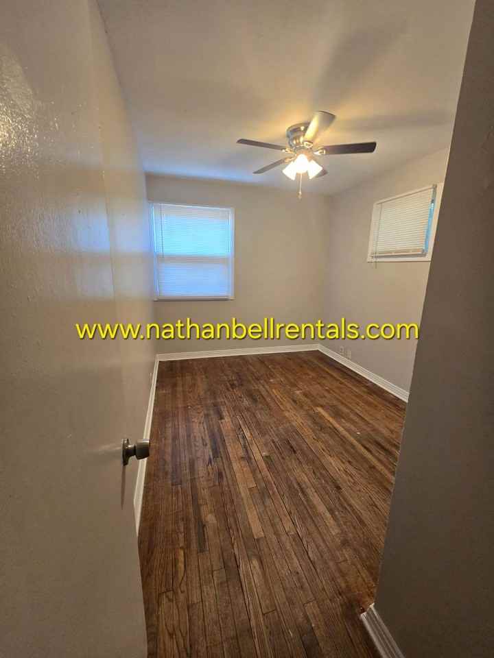 683 25th St Se - Photo 3 of 12