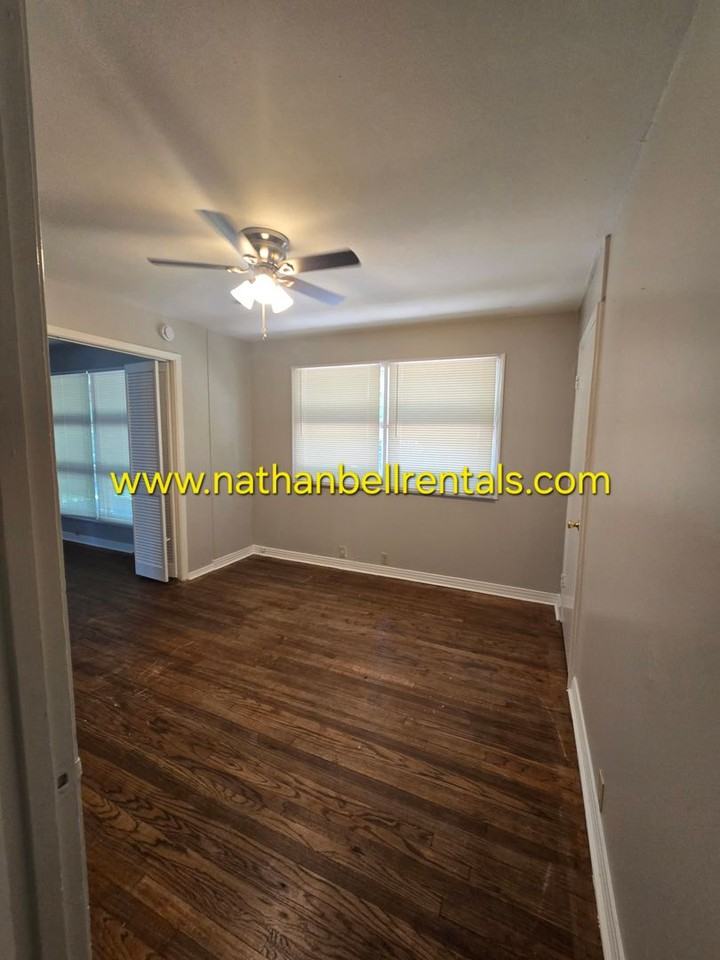 683 25th St Se - Photo 6 of 12