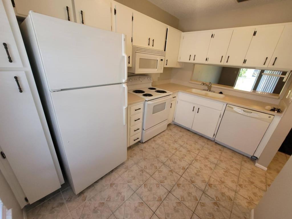 2917 Wainwright Ct - Photo 7 of 22
