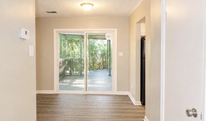 5140 Highpoint Rd - Photo 4 of 7