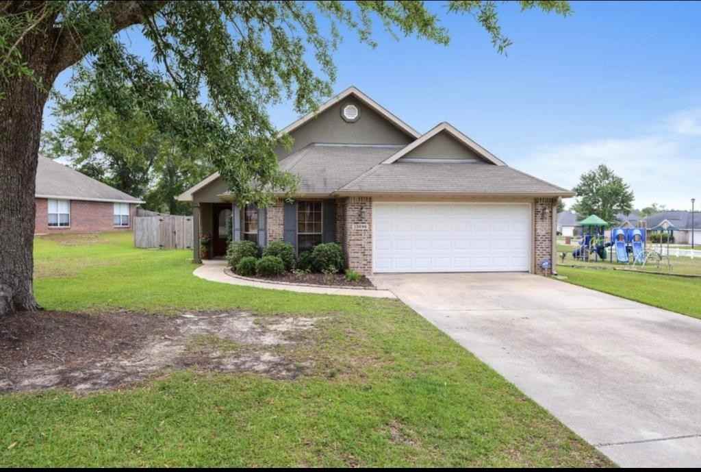 13696 Hidden Oaks Dr - Photo 2 of 3