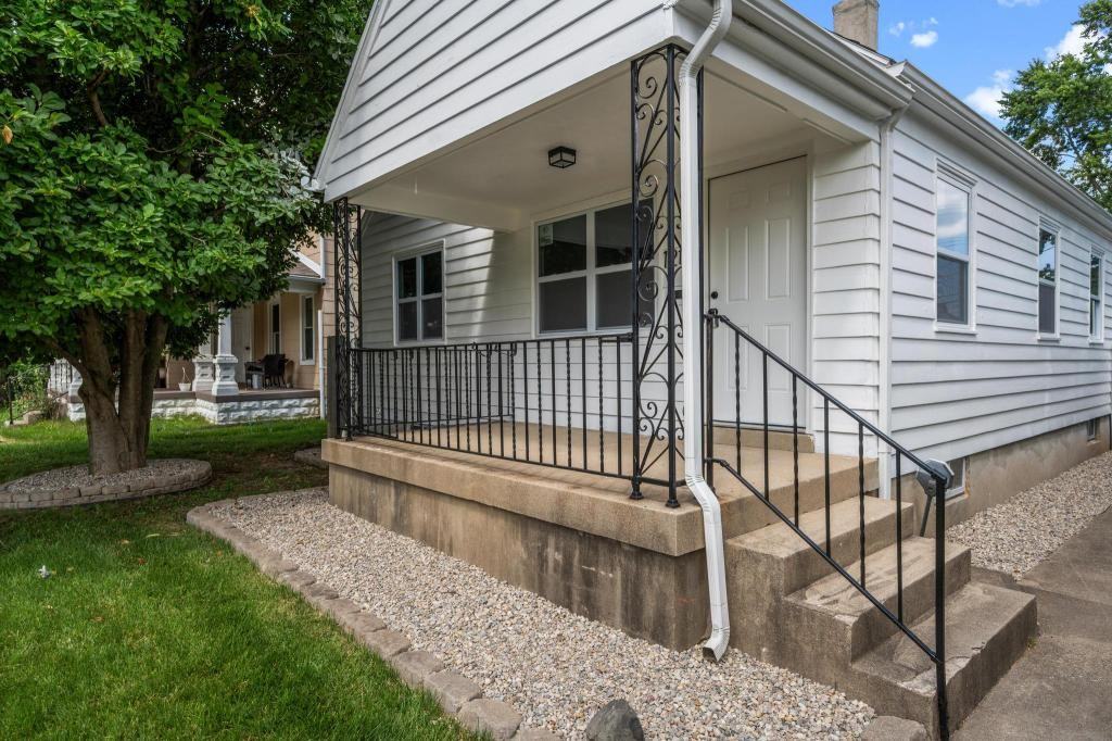 1210 Arbor Ave - Photo 2 of 30