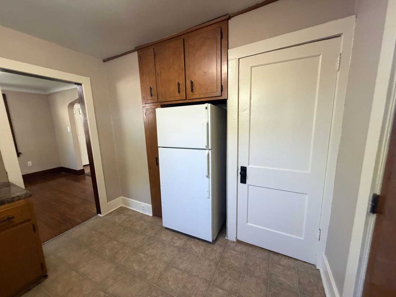 3406 Robinwood Dr - Photo 5 of 11