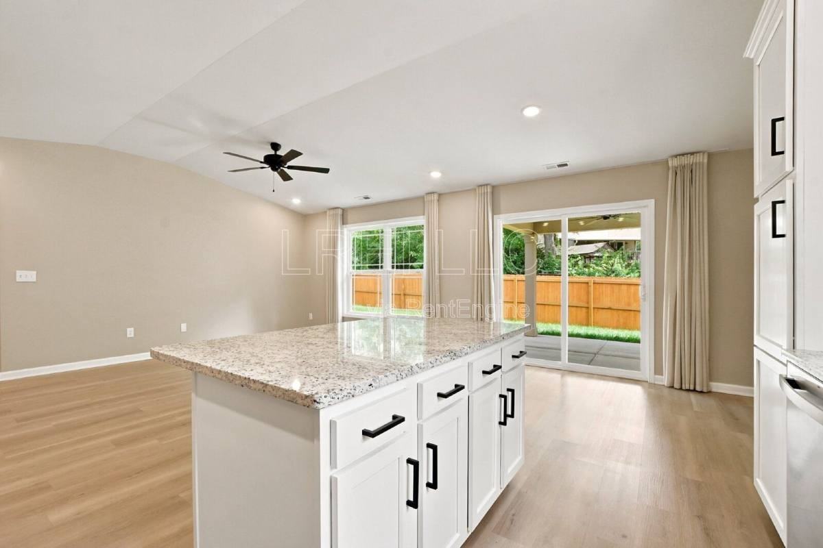 11017 Meadow Run Rd - Photo 5 of 10