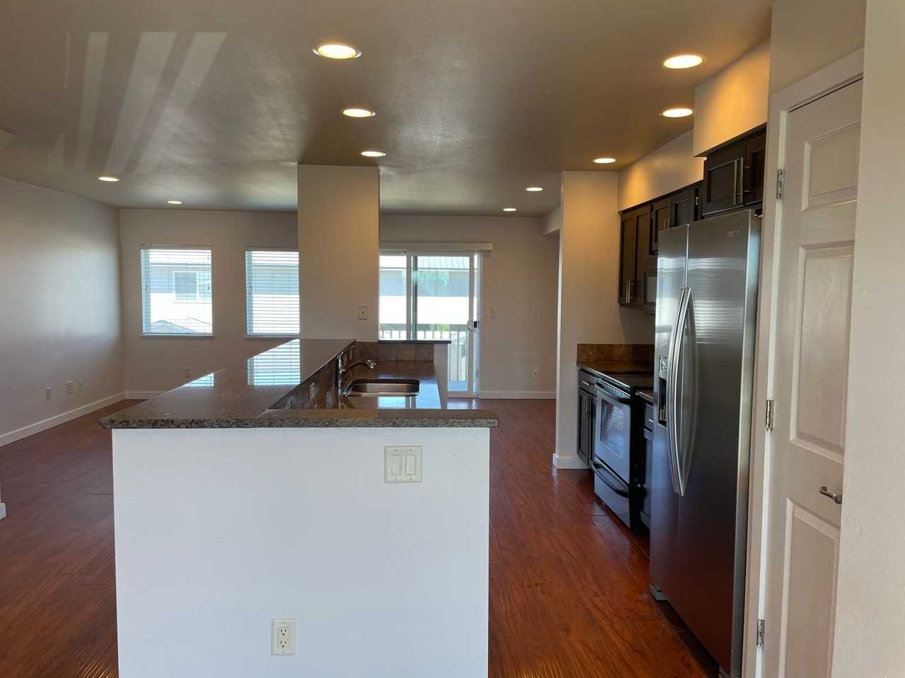 527 E St Ne - Photo 2 of 19