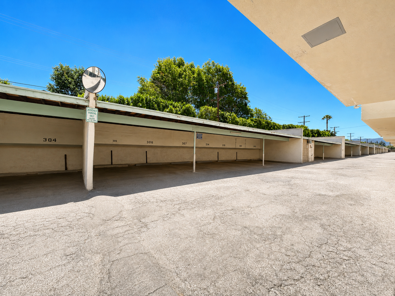 Tarzana Five Apartments - Photo 7 of 10