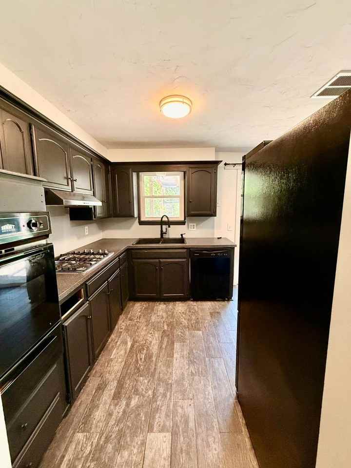 605 Sw 10th St - Photo 6 of 13