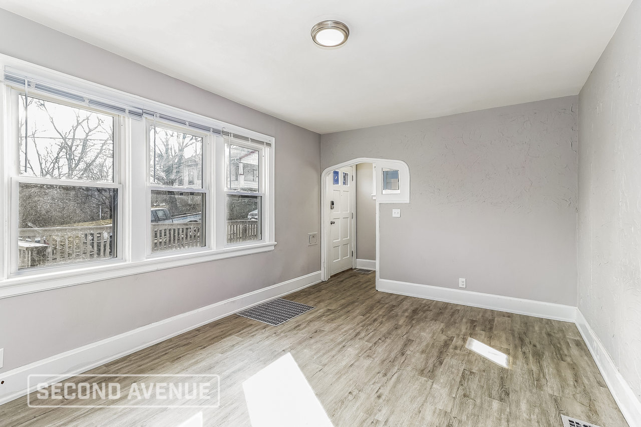 3157 Sunshine Ave - Photo 5 of 23