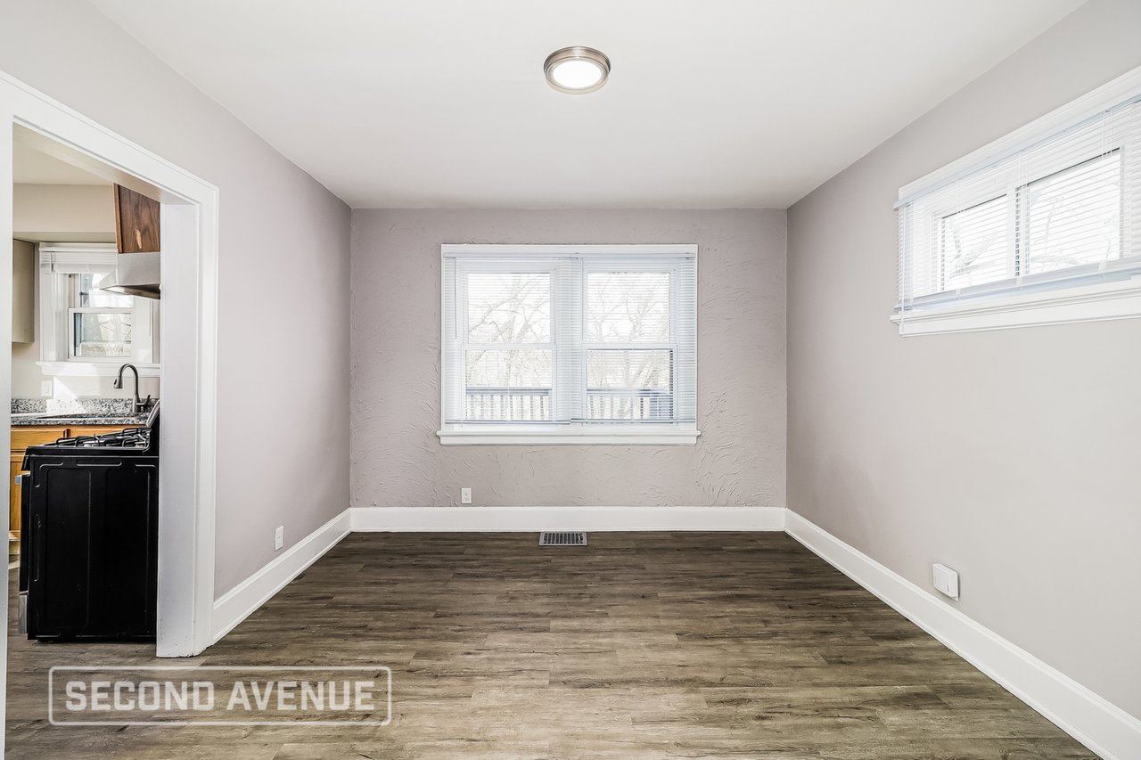 3157 Sunshine Ave - Photo 7 of 23