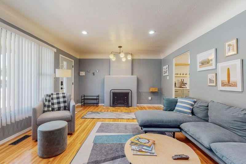 837 Adams St Ne - Photo 6 of 50