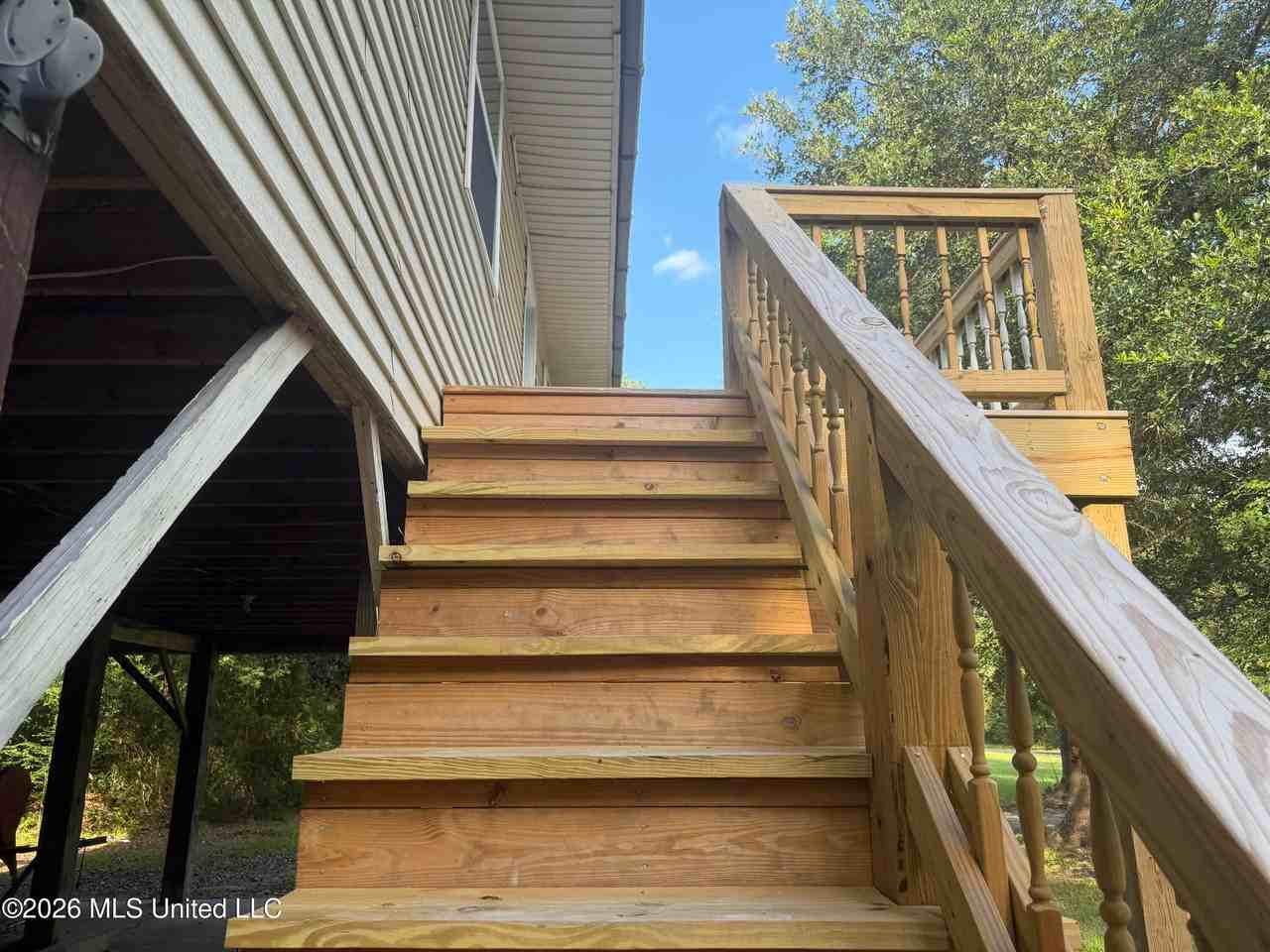 4056 Fifth St - Photo 2 of 12