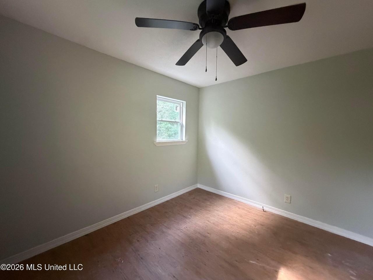 4056 Fifth St - Photo 6 of 12