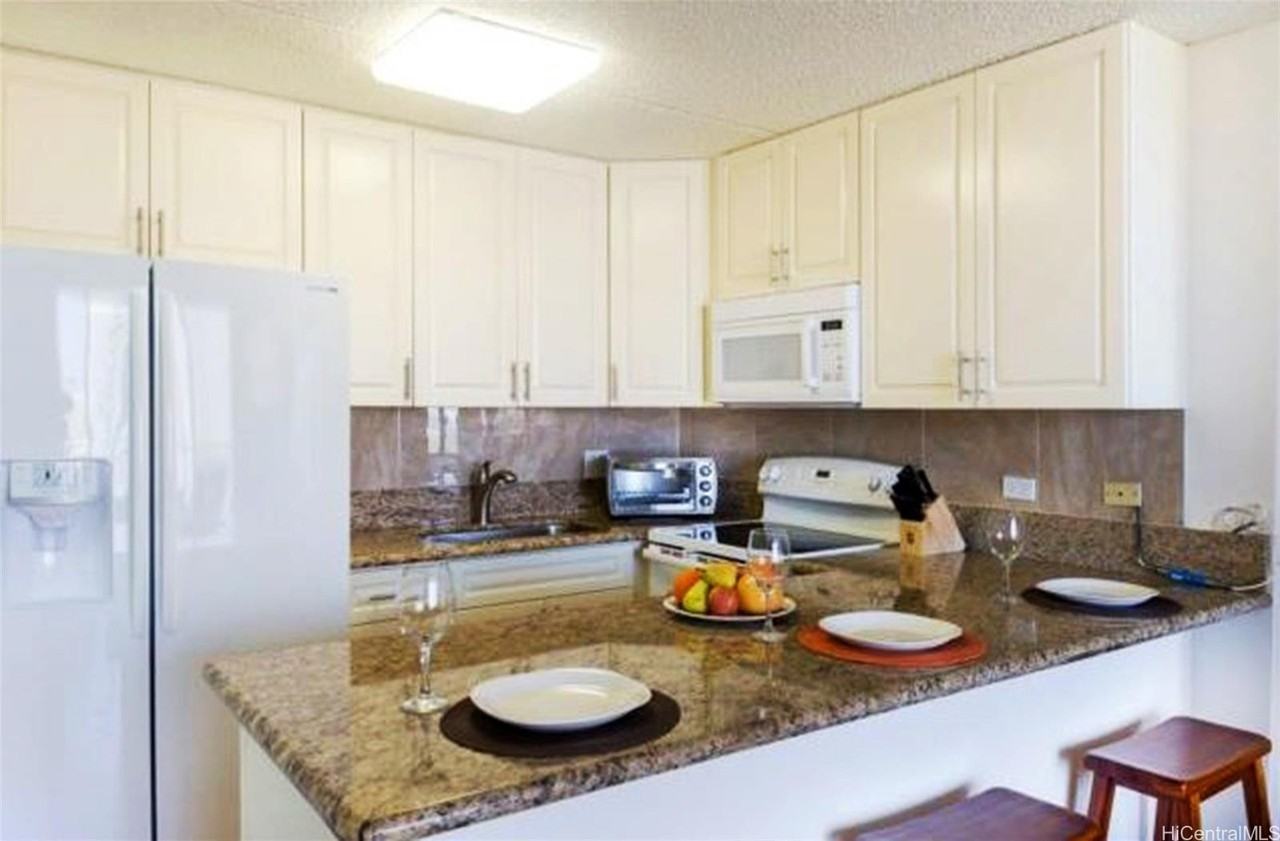 411 Hobron Ln #2814 - Photo 2 of 9