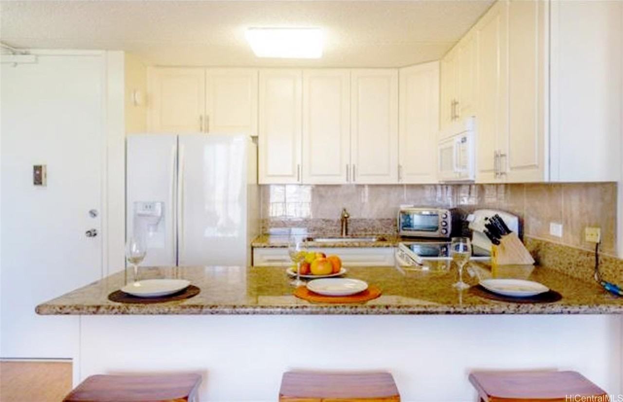 411 Hobron Ln #2814 - Photo 3 of 9